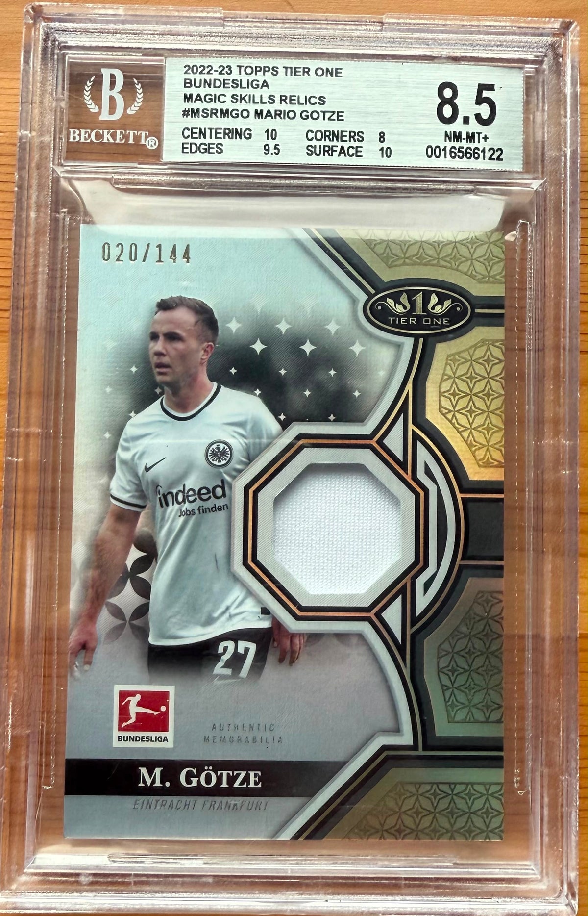 Beckett 8.5 2022-23 TOPPS TIER ONE
BUNDESLIGA
MAGIC SKILLS RELICS #MSRMGO MARIO GOTZE 020/144
